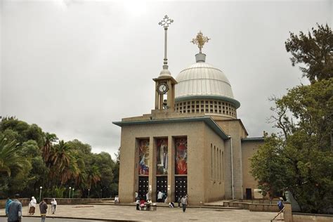  Il Monastero di Debre Libanos: Un'Oasi Spirituale Tra le Montagne dell'Etiopia!